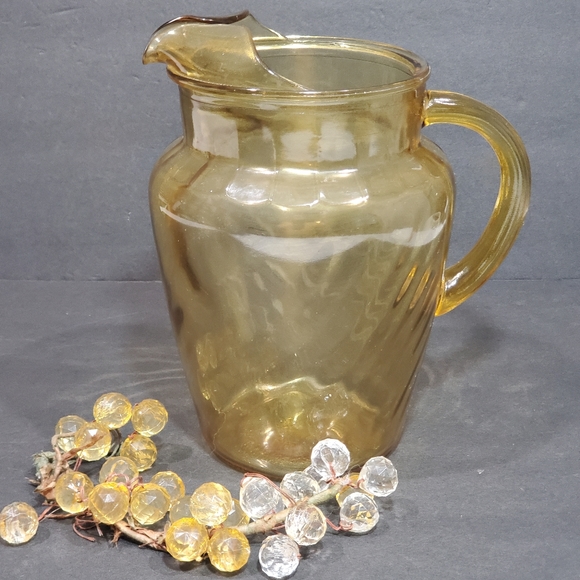 Vintage Amber Gold Yellow Pressed Swirl Glass Large Pitcher With Ice Lip EUC - Picture 11 of 15